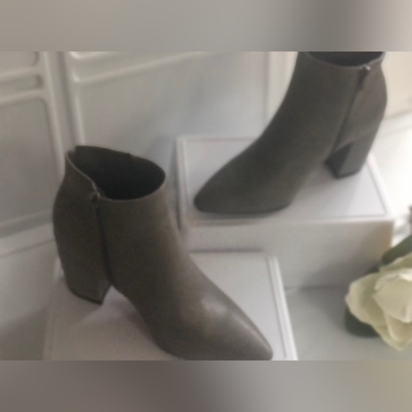 Brand New Sierra -Gray-Ankle Bootie with Side Zipper - Blocked Heel - Picture 3 of 5